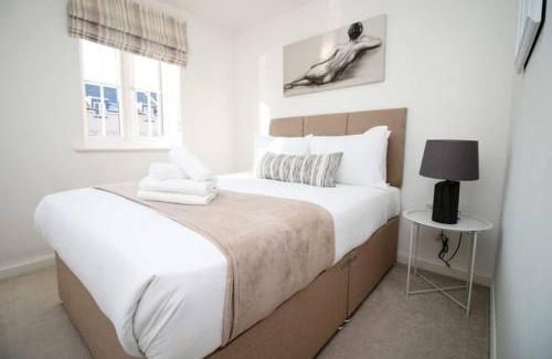 Magor House | 4 BR | Free Parking | Garden