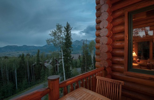 Mountain Village Ski Chalet | 4 BR Mountain Village Luxury Log Home - Great Views, Sleeps 10