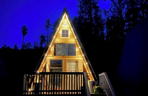 Powell River Cabin | 4 Coastal Cabins & 2 bedroom suite for exploring the Sunshine Coast of BC