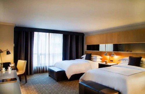 Bloor-Yorkville Hotel | 4 Comfortable Rooms w/City & Park Views – Central to Museums & Subway