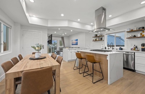 Mission Beach Condo | 4 Houses from the Beach Free Parking & EV Charger