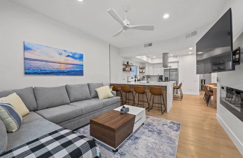 Mission Beach Condo | 4 Houses from the Beach Free Parking & EV Charger