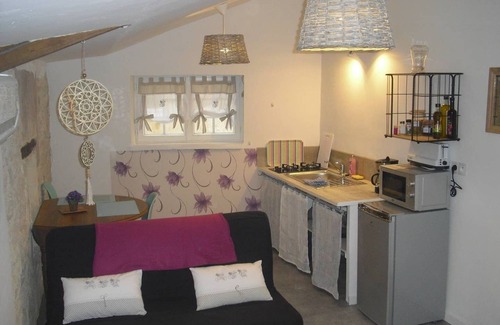 Gordes House | 4 km from Gordes 2-person gite Lou mas li pitchoun