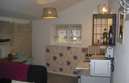 Gordes House | 4 km from Gordes 2-person gite Lou mas li pitchoun
