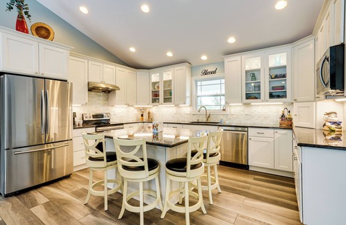 Lawrenceburg House | 4 Mi to Dtwn: Ohio River Valley Home w/Deck!