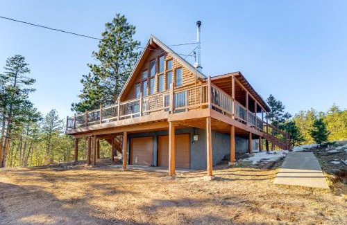 Florissant House | 4 Mi to Fossil Beds Private Log Cabin on 3 Acres