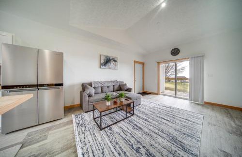 Erie Apartment | 4 Mi to Lake Erie Access Condo on the Greens