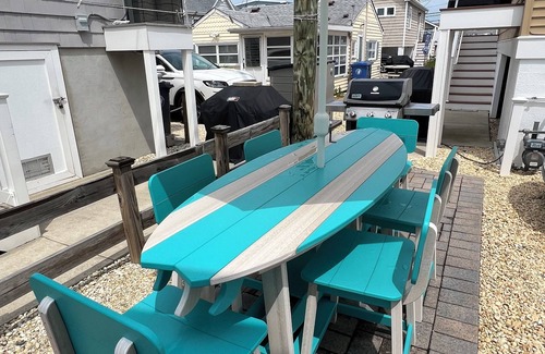 Lavallette House | 4 minute walk to the beach! Walking distance to restaurants and shopping!