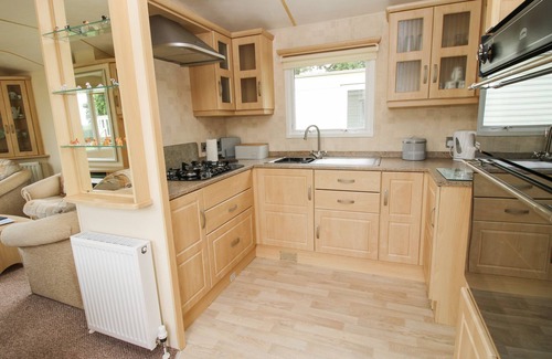 Much Wenlock Cottage | 4 OLD ORCHARD, pet friendly, with a garden in Much Wenlock