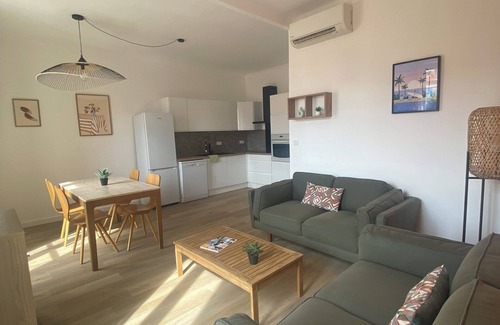 La Bocca Apartment | 4-person apartment 500 metres from sandy beaches