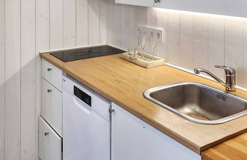 Slottsbrinken House | 4 person holiday home in MARIEFRED