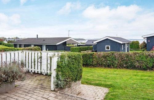 Ronde House | 4 person holiday home in Rønde-By Traum