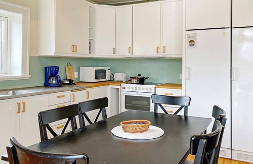Vaddo House | 4 person holiday home in VÄDDÖ