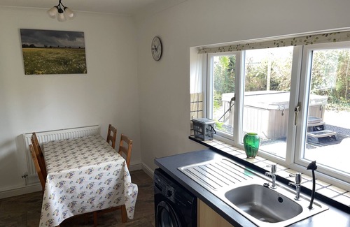 Coed-Y-Paen House | 4 Star detached rural Bungalow with Jacuzzi & Sauna, Play Area and free WIFI