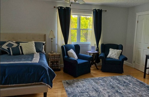 Murray Harbour Bed & Breakfast | 4 Star Forest & Lake PEI B&B: Lakeview Room, Prince Edward Island