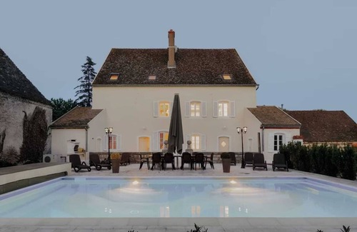 Saunieres House | 4-star Maison de Maître, 25 minutes from Beaune. Swimmingpool, sauna, steamroom.