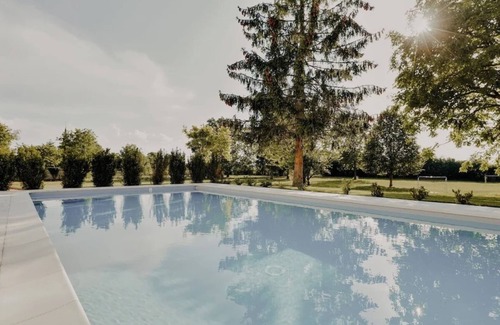 Saunieres House | 4-star Maison de Maître, 25 minutes from Beaune. Swimmingpool, sauna, steamroom.