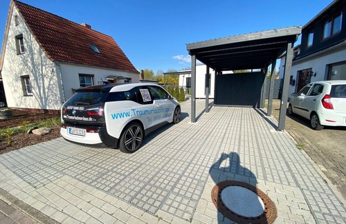 Spaden House | 4-star vacation home on the outskirts of the seaside town of Bremerhaven - e-car charging station
