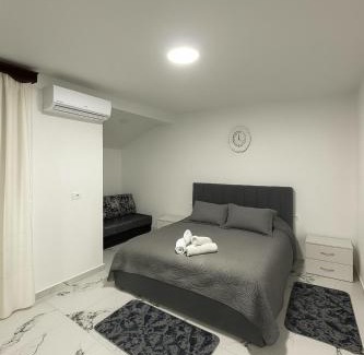 Pogradec Apartment | 4 Stinët