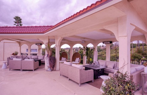 Escondido Villa | 4 Villas that have 22 rooms that can accommodate up to around 50 guests!