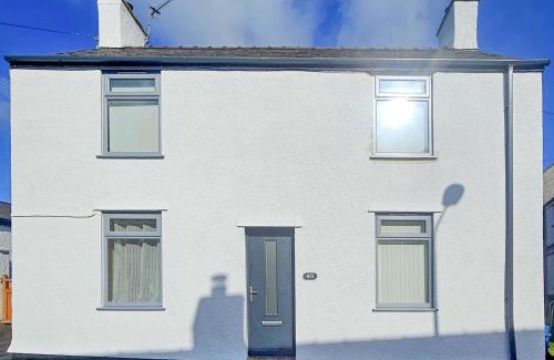 Ty Croes House | 40 Church Street