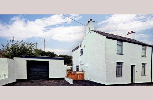 Ty Croes House | 40 Church Street