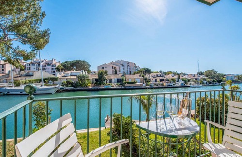 Port Grimaud Apartment | 40 m² Apartment ∙ 1 bedroom ∙ 2 guests