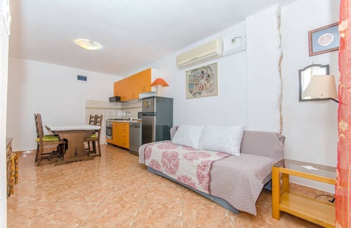 Komiza Apartment | 40 m² Apartment ∙ 1 bedroom ∙ 4 guests