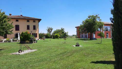 Malalbergo House | 40 m² Farmhouse ∙ 3 guests