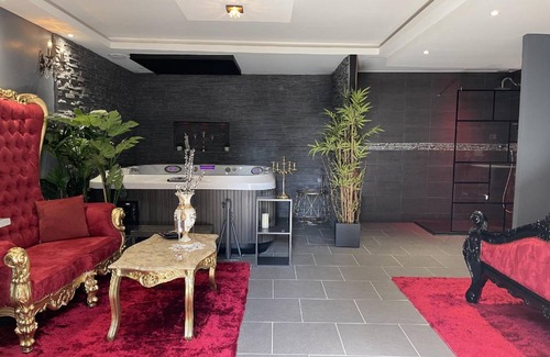 Sin-le-Noble Hotel | 40 m² Hotel ∙ 2 guests