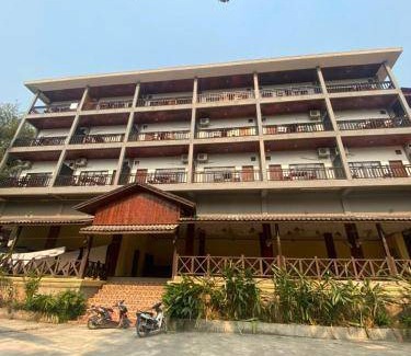 Vang Vieng Hotel | 40 m² Hotel ∙ 4 guests