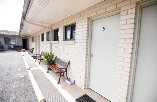 Emerald Hotel | 40 m² Motel ∙ 4 guests