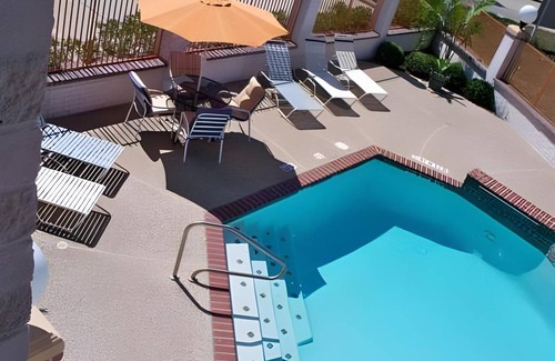 Magnolia Hotel | 40 m² Motel ∙ 5 guests