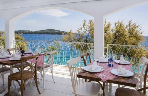 Seget Vranjica Resort | 40 m² Resort ∙ 3 bedrooms ∙ 6 guests
