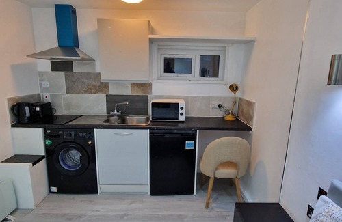 Wednesbury Apartment | 40 m² Studio flat ∙ 1 bedroom ∙ 2 guests