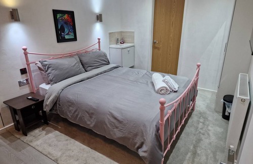 Wednesbury Apartment | 40 m² Studio flat ∙ 1 bedroom ∙ 2 guests