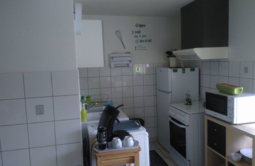Loisy-sur-Marne Apartment | 40 sqm apartment has an entrance hall, a large living room