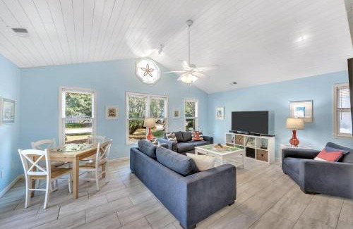 Isle of Palms House | 4005 Cameron Blvd
