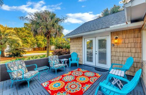 Isle of Palms House | 4005 Cameron Blvd