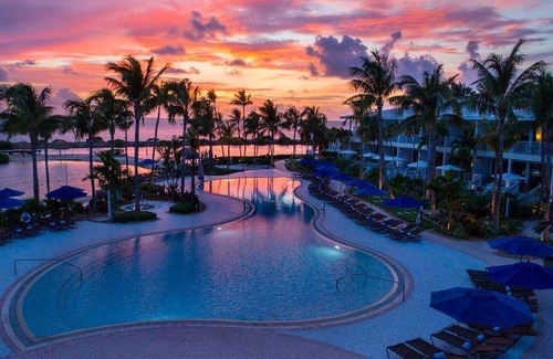 Marathon Resort | 402 m² Resort ∙ 4 bedrooms ∙ 127 guests