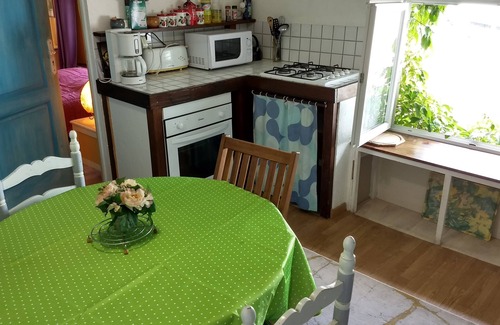 Saumur Apartment | 40m2 1st floor apartment, near the center of Saumur