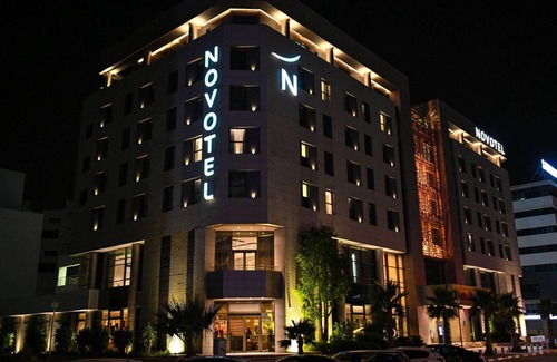 Les Berges Du Lac II Hotel | 41 mΒ² Hotel β 127 guests