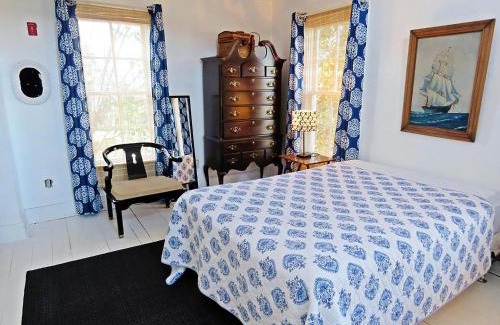 Cape May House | 418 Elmira