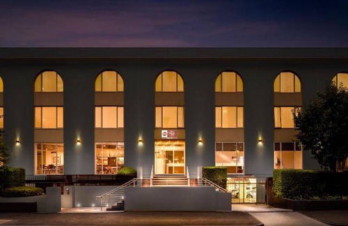 Carlton South Hotel | 42 m² Hotel ∙ 2 bedrooms ∙ 127 guests