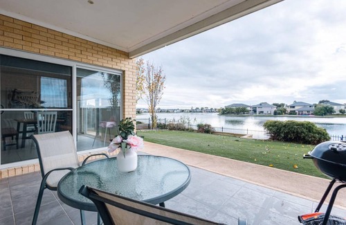 Sanctuary Lakes Apartment | 420 m² Apartment ∙ 6 bedrooms ∙ 16 guests