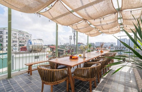 Hang Trong House | 420 m² House ∙ 13 bedrooms ∙ 30 guests