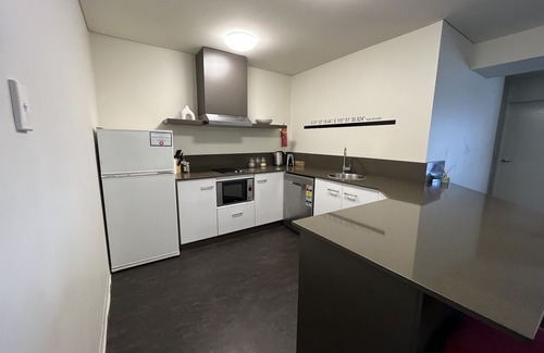 East Perth Apartment | 420 Spacious City Sanctuary POOL+GYM 2x2