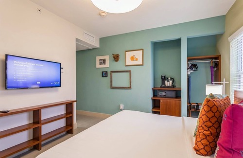 South Beach Hotel | #4221 - Kasa El Paseo Miami Beach