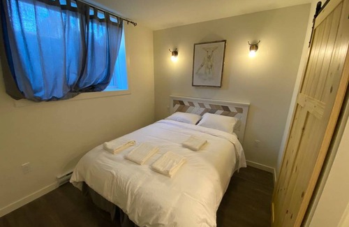 North Central Edmonton Apartment | 425 m² Apartment ∙ 1 bedroom ∙ 2 guests