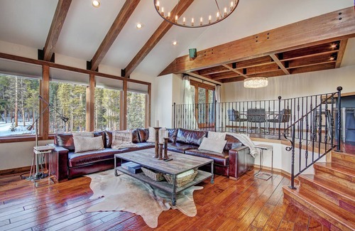 Breckenridge House | 425 m² House ∙ 7 bedrooms ∙ 8 guests